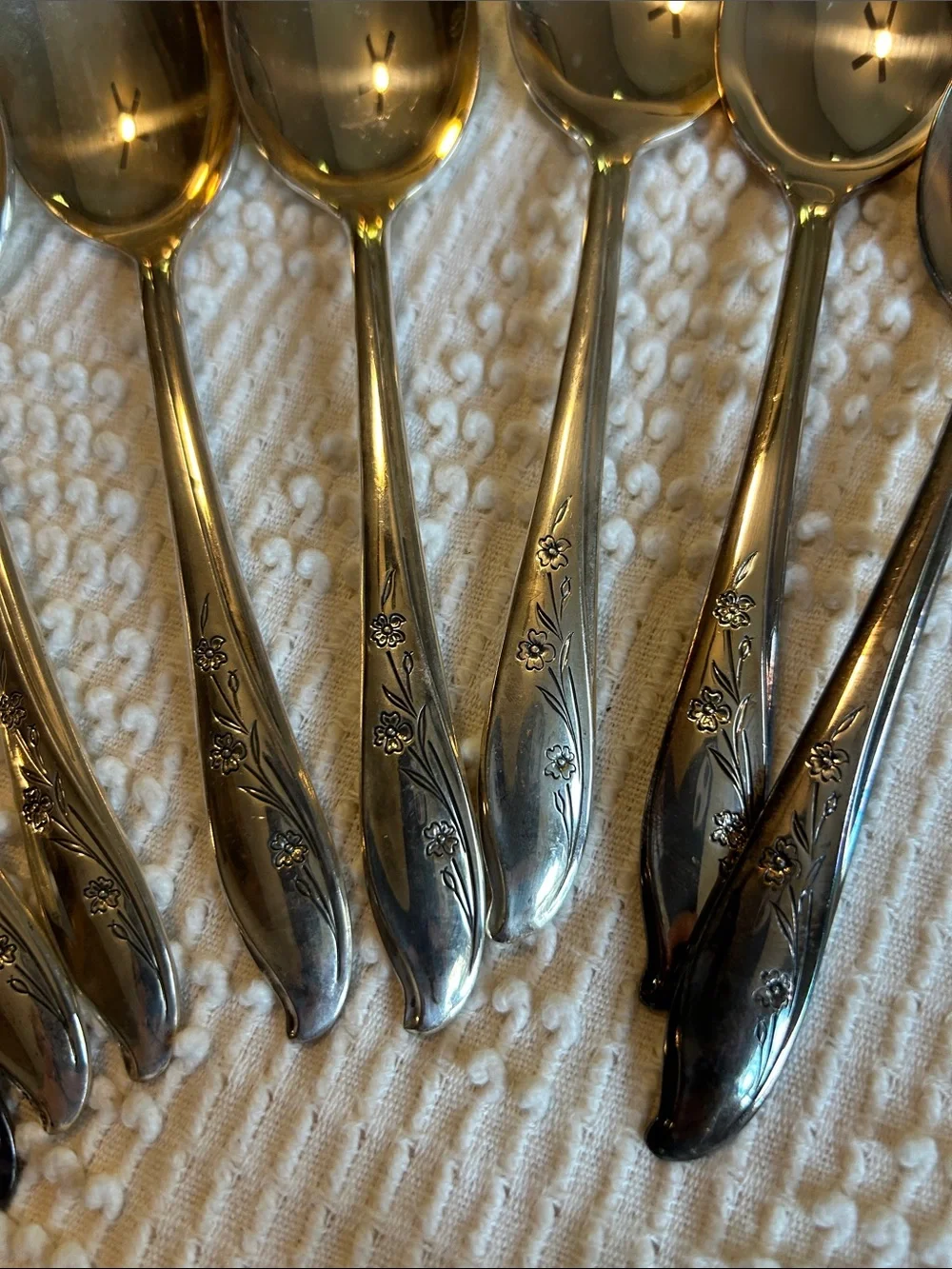 Classic Stainless Steel Flatware Set in Silver - Assorted Spoons, Forks & Knives